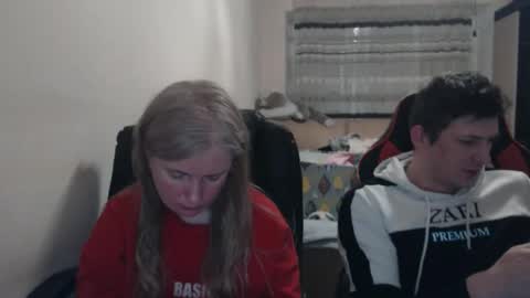 JenisAndPeter online show from 04-11-26, 07:51