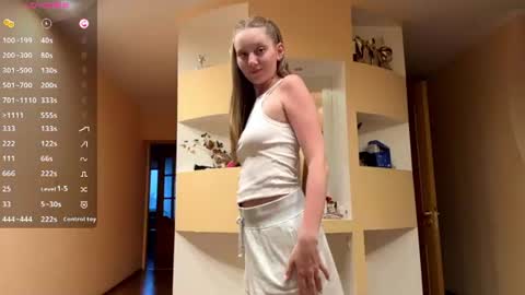 Snapshot of jenlauder chatting on 07-21-26, 04:31 Jen online show from 07-21-26, 04:31