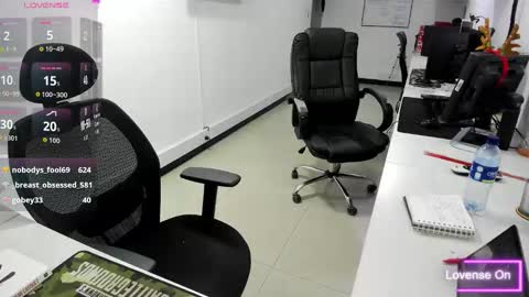 Snapshot of jenn_cg chatting on 12-19-25, 11:12 jenn online show from 12-19-25, 11:12