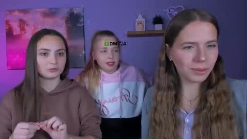 Snapshot of jenna_elayne chatting on 12-15-25, 09:35 jenna_elayne online show from 12-15-25, 09:35