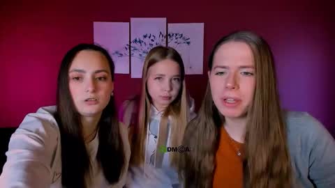 Snapshot of jenna_elayne chatting on 12-17-25, 09:37 jenna_elayne online show from 12-17-25, 09:37