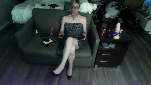 Snapshot of jennacd4life chatting on 06-09-26, 01:17 Jenna Cross online show from 06-09-26, 01:17