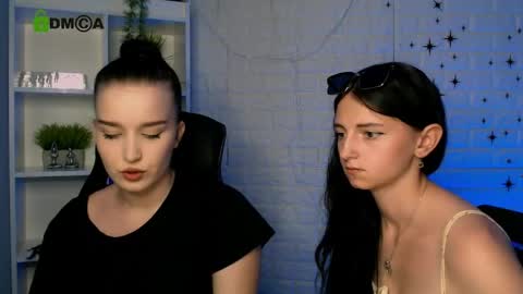 Snapshot of jennakissu chatting on 05-25-26, 12:44 Jenna online show from 05-25-26, 12:44