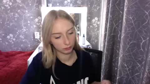 Snapshot of jennalomer chatting on 06-27-26, 11:26 Jenna online show from 06-27-26, 11:26