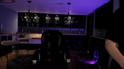 Snapshot of jennaolson chatting on 12-05-25, 11:41 Jenna Olson online show from 12-05-25, 11:41