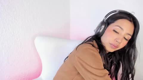 Jenner online show from 12-23-24, 07:06