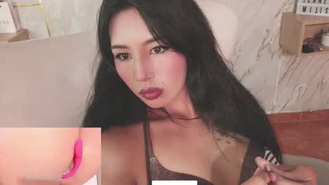 Jenner online show from 03-08-26, 11:30