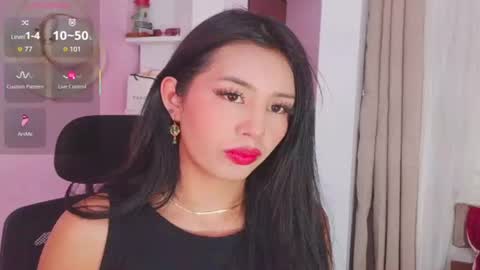 Snapshot of jenner_mills chatting on 07-17-26, 10:36 Jenner online show from 07-17-26, 10:36