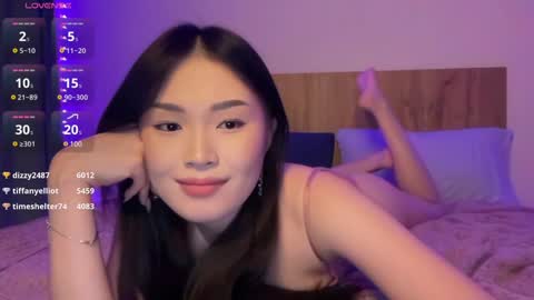 Snapshot of jennie_yung chatting on 12-19-24, 03:40 jennie_yung online show from 12-19-24, 03:40