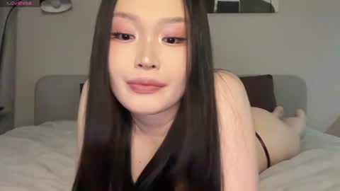 Snapshot of jennie_yung chatting on 07-15-26, 04:40 jennie_yung online show from 07-15-26, 04:40