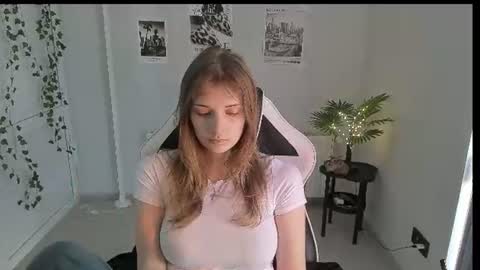 Karla online show from 07-06-26, 12:24