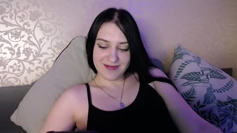 Snapshot of jennifeeeer chatting on 12-30-24, 12:43 Helen online show from 12-30-24, 12:43