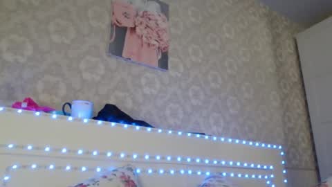 Jennifer online show from 01-30-25, 01:31