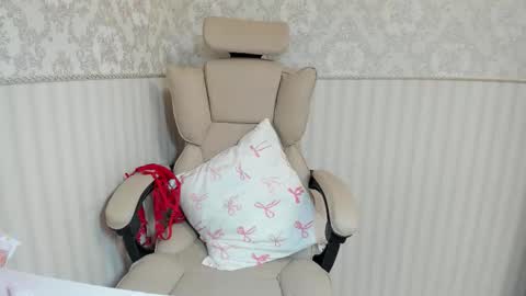 Jennifer online show from 11-02-25, 06:21