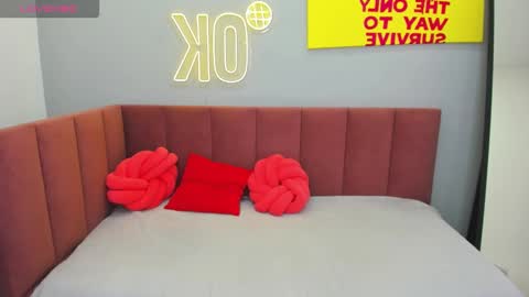 Snapshot of jennifer_munoz chatting on 10-02-25, 01:56 Jennifer online show from 10-02-25, 01:56