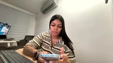 Jenn 3 online show from 10-30-25, 05:42