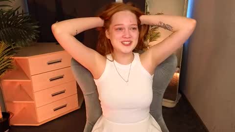 Snapshot of jennifer_shy_ chatting on 03-03-26, 01:17 Jennifer online show from 03-03-26, 01:17