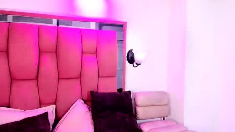 jennifer_t online show from 01-27-25, 05:15