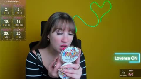 Jennifer online show from 10-18-25, 05:43