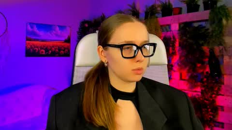 Snapshot of jennifergraces chatting on 02-03-26, 05:07 Jennifer online show from 02-03-26, 05:07