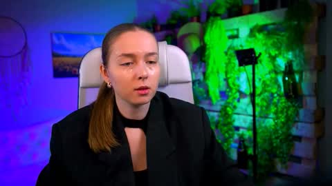 Snapshot of jennifergraces chatting on 02-12-26, 11:16 Jennifer online show from 02-12-26, 11:16