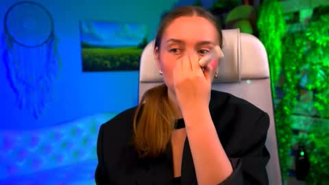 Snapshot of jennifergraces chatting on 02-22-26, 07:12 Jennifer online show from 02-22-26, 07:12