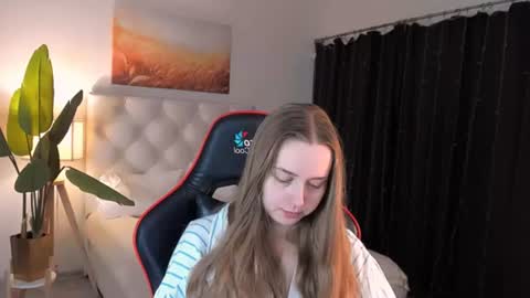 Jennifer online show from 07-01-26, 01:45
