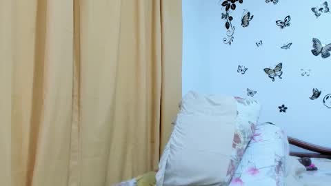 Snapshot of jenniferloveyou chatting on 09-28-25, 04:45 jenniferloveyou online show from 09-28-25, 04:45