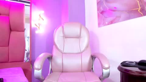 jenniifer_t online show from 11-26-25, 09:05