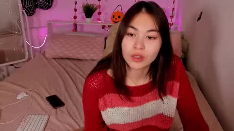 Jenni online show from 10-26-25, 01:39