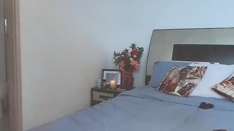 Snapshot of jennmullatta_ chatting on 11-28-25, 06:32 Jenn online show from 11-28-25, 06:32