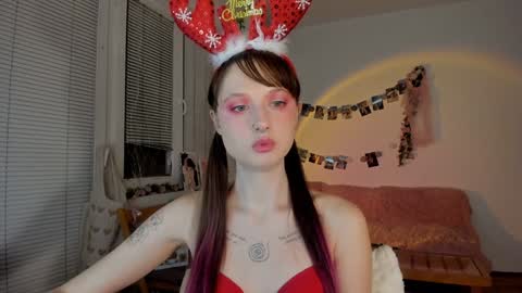 Snapshot of jenny_cox_love chatting on 12-23-24, 06:27 Jennifer Jenny Darling online show from 12-23-24, 06:27