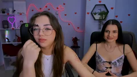 Jenny online show from 04-20-26, 05:43