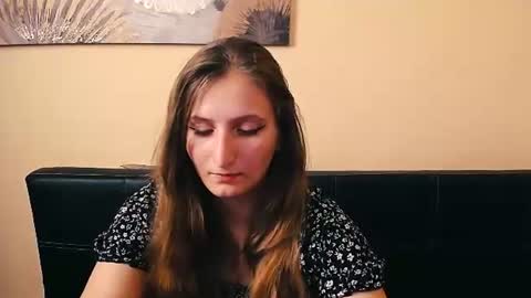 Snapshot of jenny_smille_ chatting on 06-11-26, 08:56 jenny_smille_ online show from 06-11-26, 08:56