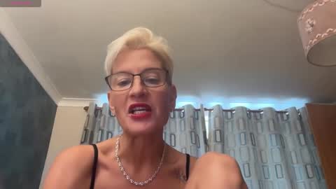 JennyHazel online show from 10-16-25, 01:12