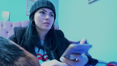 Snapshot of jennywatts_ chatting on 02-14-25, 10:58 Jenny online show from 02-14-25, 10:58