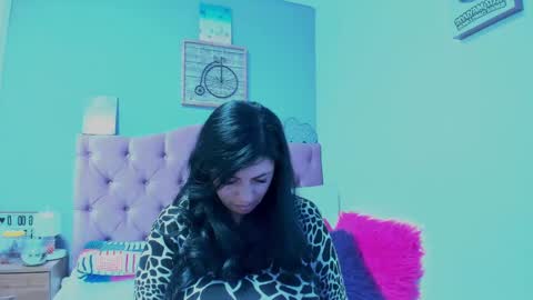 Snapshot of jennywatts_ chatting on 02-25-25, 12:36 Jenny online show from 02-25-25, 12:36