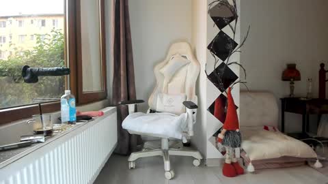 infamous blondiechloe.             Jennyjennywildd online show from 10-24-25, 02:13