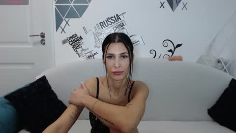 Snapshot of jennyxxx00 chatting on 02-03-25, 08:35 Jenny online show from 02-03-25, 08:35