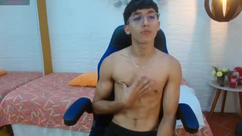 Snapshot of jeremy_job chatting on 12-05-25, 12:36 Jeremy online show from 12-05-25, 12:36