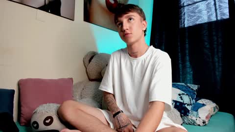 Snapshot of jeremy_salvatore_ chatting on 12-23-24, 04:28 jero independent model online show from 12-23-24, 04:28