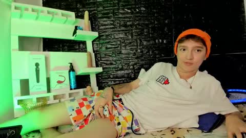 Snapshot of jeremy_salvatore_ chatting on 03-11-25, 05:38 jero independent model online show from 03-11-25, 05:38