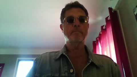 Snapshot of jerflor chatting on 03-25-26, 01:17 jerflor online show from 03-25-26, 01:17