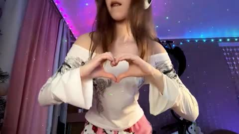 Snapshot of jerrienyhan chatting on 10-08-25, 01:31 jerrienyhan online show from 10-08-25, 01:31