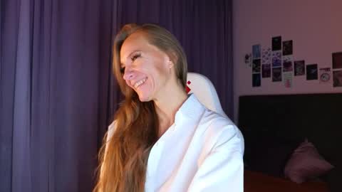 Snapshot of jesica_moon_peachy chatting on 09-18-25, 01:40 jesica_moon_peachy online show from 09-18-25, 01:40