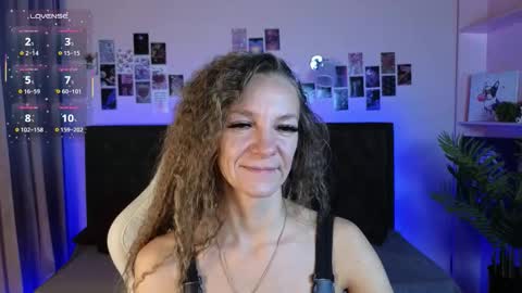 Snapshot of jesica_moon_peachy chatting on 10-17-25, 01:42 jesica_moon_peachy online show from 10-17-25, 01:42