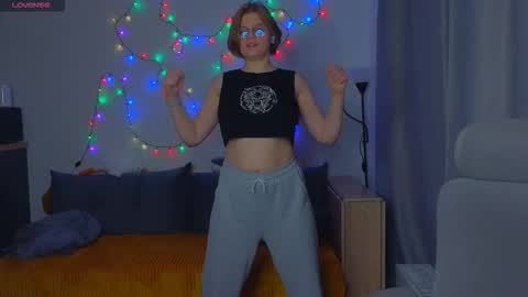  JessieVibes online show from 10-28-25, 01:47