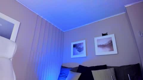 Snapshot of jess69_ chatting on 12-17-24, 06:53 Jessie online show from 12-17-24, 06:53