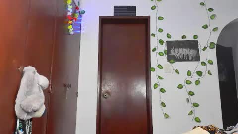 Snapshot of jess_sweett chatting on 06-11-26, 01:05 Jessica online show from 06-11-26, 01:05