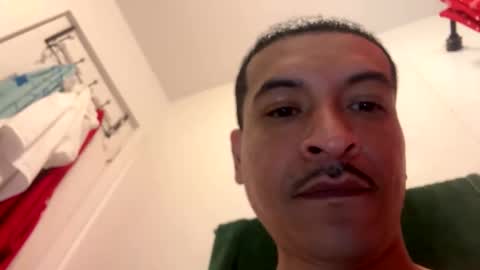 Hungjessy online show from 12-14-25, 08:35